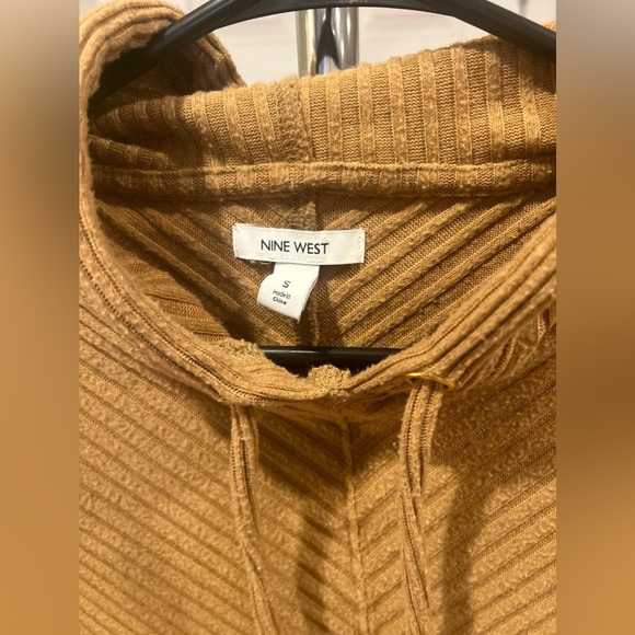 Nine West Tan Hooded Sweater Size Small - Picture 4 of 4